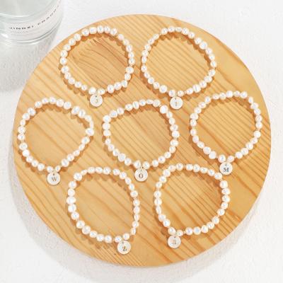 China BB1022 TRENDY FASHIONABLE Pearl Natural Freshwater Pearl Bracelet With Letter Charm for sale