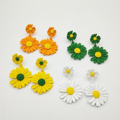 China 2021Earrings Wholesale High Quality Fashionable Daisy Color Spray Paint Sweet Flower Earrings Women's Jewelry for sale