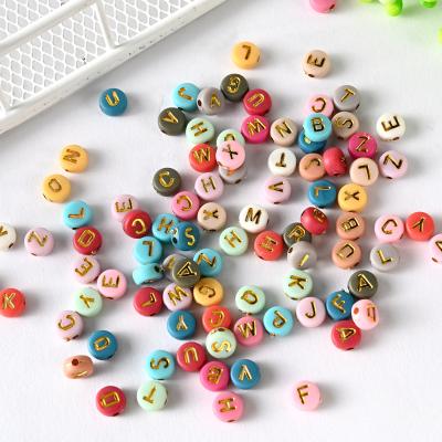 China Cheapest Wholesale 3700pcs 4*7mm Acrylic Letter Beads Multi-colors Gold Round Alphabet Beads for sale