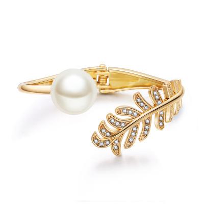 China Trend Jewelry Trend Jewelry Environmentally Friendly Elegant Gold Plated Leaf Pearl Ladies Boutique Asymmetrical Bangle Bracelet for sale