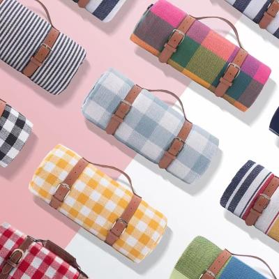 China 2022 Oxford Custom Extra Large Portable Plaid Picnic Outdoor Waterproof Blanket Outdoor Rubber Step Mats Covering for sale