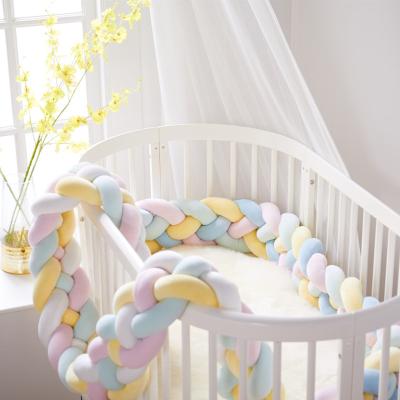 China Crystal Velvet Baby Knotted Braided Crib Bumper Plush Padded Mesh Crib Bumper Soft Breathable for sale