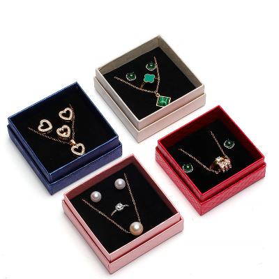 China Fashionable Hot Sale Custom Design Velvet Shell Pattern Colorful Necklace Ring Earrings Jewelry Paper Box Set for sale