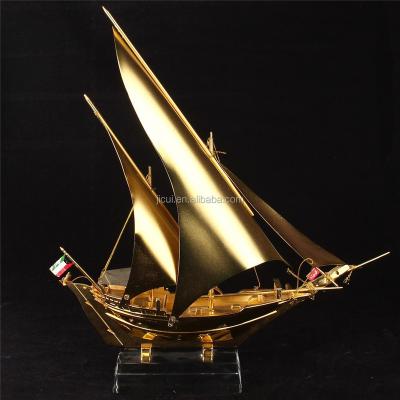 China Customized Noble Europe Gold Or Silver Crystal Ship Model /Elegant Ship Souvenir Business Gifts for sale