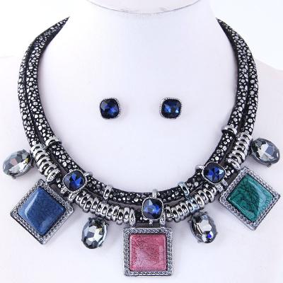 China Top quality retro jewelry set beautifully designed vintage style earrings and necklaces for sale