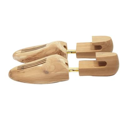 China Cedar Shoe Trees Pair Full Eco-Friendly Toe Smooth Wooden Shoe and Boot Trees for Men for sale