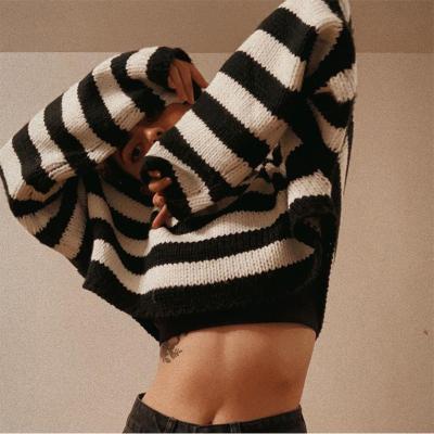 China Anti-wrinkle Black Stripe Fashion Crop Crewneck Rajut Unisex Knitted Sweater for sale