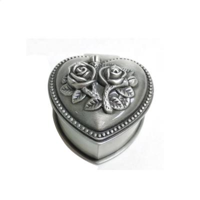 China Wedding decoration & Gift Pretty Rose Plated Pewter Metal Heart Shaped Jewelry Box for sale