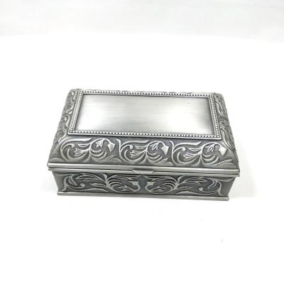 China Wedding decoration & Medium Gift Rectangle Zinc Alloy Jewelry Box With Classic Flower Patternin Plated Pewter for sale