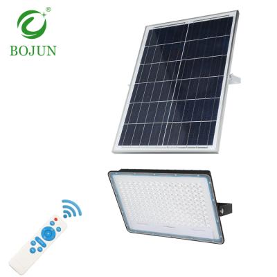 China Garden High Brightness Aluminum Ip66 60w 100w 200w 300w SMD Outdoor Waterproof Solar Led Flood Lights for sale