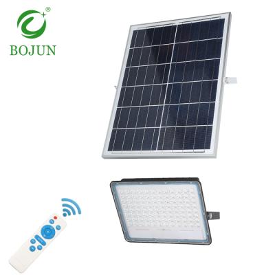 China Garden High Brightness Ip66 60w 100w 200w 300w SMD Aluminum Waterproof Outdoor Solar Led Flood Light for sale