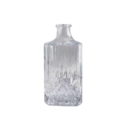 China Newest Bulk Beverage Liquor Bottles Luxury Empty Liquor Glass Bottles 700ml for sale