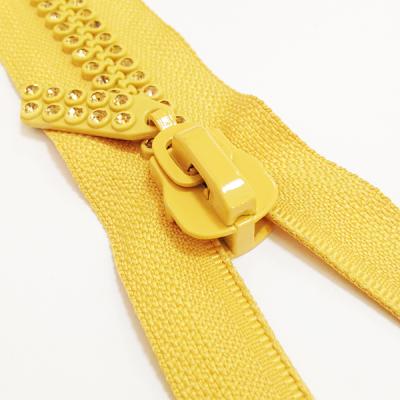 China Auto Lock Fashion Designed Low Price Rhinestone Zipper Puller Rhinestone Puller for sale