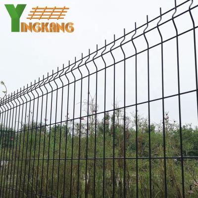 China Easily Assembled Hot Sale Curved Powder Coated Welded Mesh Fence for sale