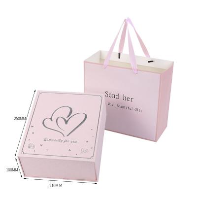 China Recyclable SY New Valentine Pink Cardboard Cardboard Boxes Foldable Comfortable Design With Handle For Gift Packing for sale