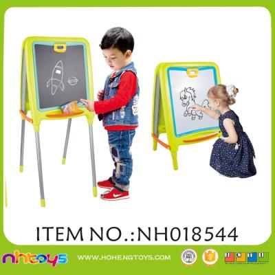 Cina Easel Kids Painting Easel Plastic and Metal Easel Educational Toy Learning Writing and Drawing Board Height 100cm in vendita