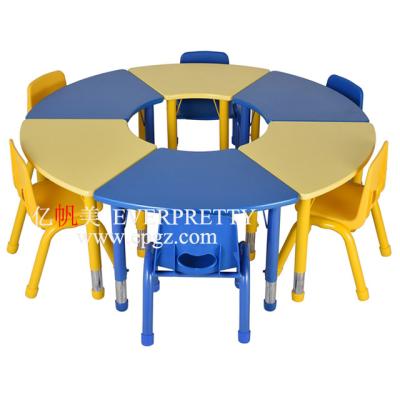 China Hot Selling Wooden Day Care Furniture Children , Kids Table Set With Hard Plastic Table Cover for sale