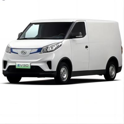 China Ev Electric Car Vehicles Van Car Practical Style New Energy Cheap Used Car Saic Maxus EV30 4500*1780*1898 for sale