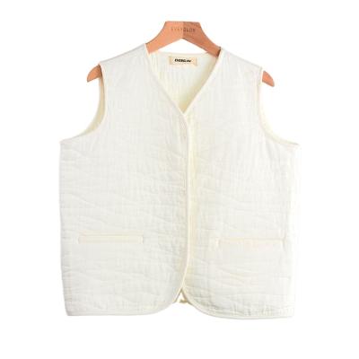 China EVERGLOW-100%cotton round quilted buttoned round ladies' waistcoat and waistcoat in white for sale