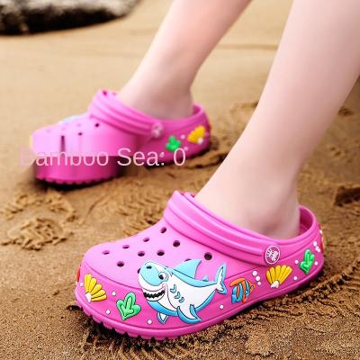 China Summer Lightweight Kids Slippers Children's Home Wear Big Kids Beach Slippers Hole Shoes Outside Middle Girls Boys for sale