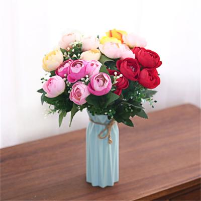 China Plastic European Style Artificial Flowers Wedding Flower Arrangement Artificial Roses for sale