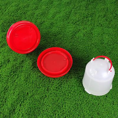 China Bottom Water Filled Version 5L Cone Shape Plastic Plastic Water Feeder Anti Drip Waterer 5 L Capacity for sale