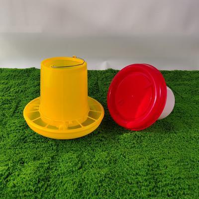 China Modern Round Plastic Poultry Ration Feeding Bucket Durable Design For Optimal Feeding for sale