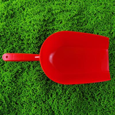 China Eco Friendly Long Handle Plastic Feed Shovel Easy To Clean High Durability Scoop for sale