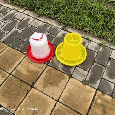 China Constant Water Supply Plastic Water Feeder With Cone Shape Function Bird Species for sale