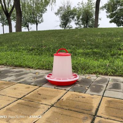 China Modern Thick Plastic Poultry Feeder Sturdy Durable Capacity 2.5L for sale