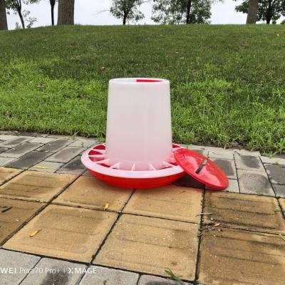 China The all-new Chinese feed bucket chicken feeder has a capacity of 8.5L and is sturdy and durable window bird feeder for sale