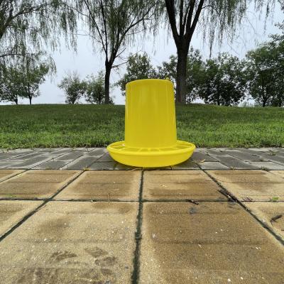 China Durable Plastic Round Poultry Feed Bucket For Fowls for sale