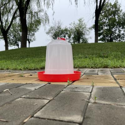 China Anti-gotejamento bebedouro de cone de aves de capoeira vermelho para hidratação consistente anti-obstrução à venda