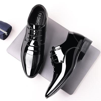 China New Fashion Hot Selling Men's Leather Shoes Wholesale Breathable Big Size Business Casual Shoes Sharp Work Shoes for sale