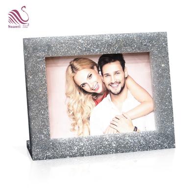 China Suanti Eco-friendly Resin Glitter Large Liquid Crystal Picture Frame Customize Silver Photo Frame for sale