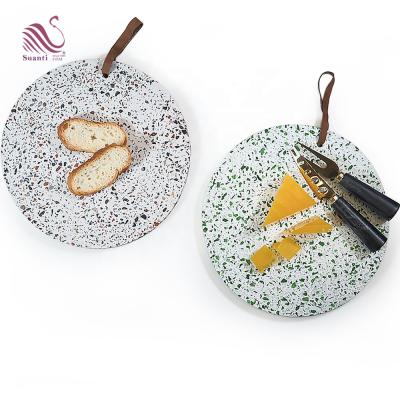 China Modern Suanti Restaurant Fancy Round Cheese Board Dish Resin Sustainable Serving Trays Set Luxury Decorative Food Customized Serving Tray for sale