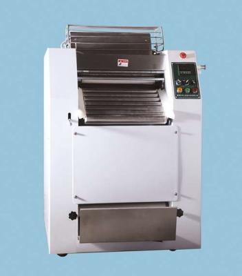 China High Output Snack Maker Machine For Cutting / Candy Forming Machine ISO9001 for sale