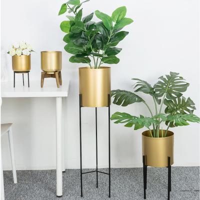 China Wholesale Luxury Antique Handmade Brass Gold Color Metal Floor Standing Vases Large Metal Wedding Flower Vase for sale