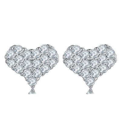 China Environmentally friendly Hot-selling luxury high-end heart-shaped moissanite ear studs for sale