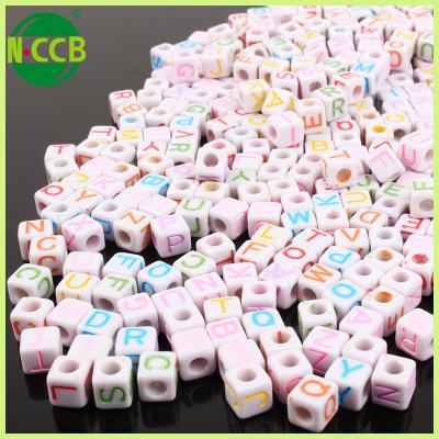 China Jewelry Wholesale High Quality Acrylic Beads Single Letter Alphabet Beads 10mm for sale