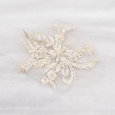 China Viable newcomer! Hot sale 3d flower applique lace wedding pattern new design embroidery lace design white lace for sale