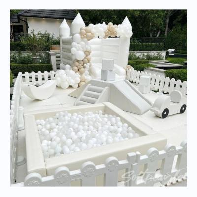 China Allowable Passenger 5-10 Kids White Playground Equipment Inflatable Soft Play Ball Pool Pit with Slide for sale