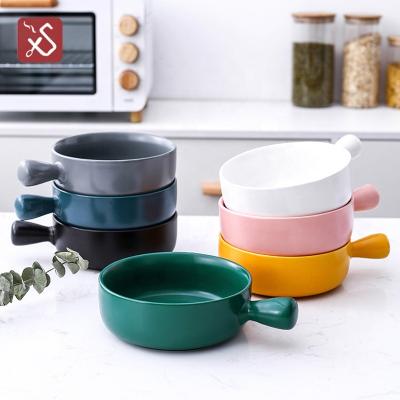 China Kitchen food grade stocked round shape cooking cookware / ceramic cookware pots with handle for sale