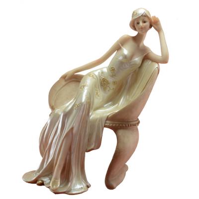 China Gift And Crafts Decoration China Polyresin Nobility Woman Sculpture for sale