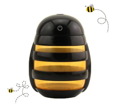 China Comfortable feeling humidifier for car top selling GuoYuan low price 2W 5V small bee car air humidifier for sale