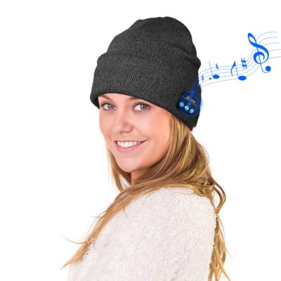 China Women's Beanie Pom Beanie Fashion Warm Knit Earphone Hat Thick Comfortable Thick Winter Earphone Wireless Earphone Hat for sale