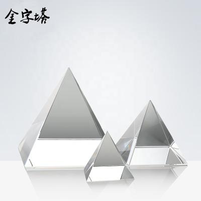 China China Wholesale Cheap Clear Crystal Glass Pyramid Paperweight Custom 3D Laser Engraving Crystal Pyramid For Business Gifts for sale