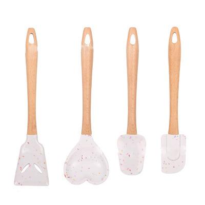 China Sustainable Candy Silicone Kitchen Utensils Butter Heart Shaped Spatula Scraper Spoon Baking Tool for sale