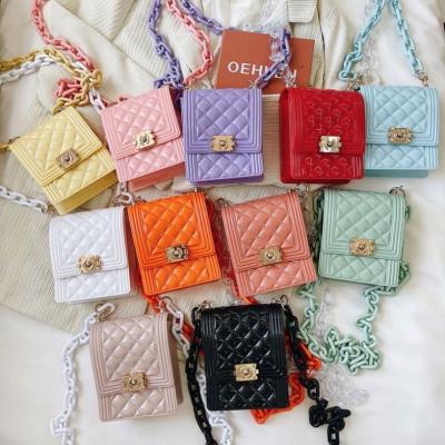 China Lady Fashion Luxury Jelly Purses Girls Acrylic Chain clip small ladies PVC Jelly Handbags Hand Bag For young woman for sale