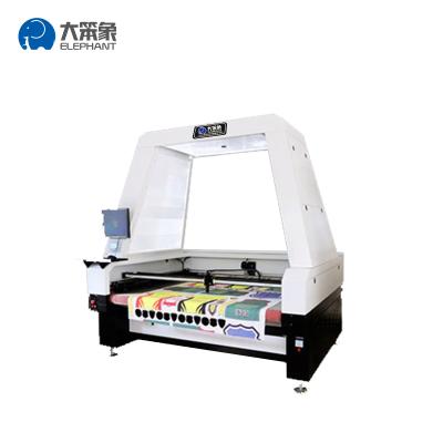 中国 Laser CUTTING Gold Supplier Cloth SCCD Automatic Industrial CNC Laser Cutting Machine CO2 With Camera 販売のため